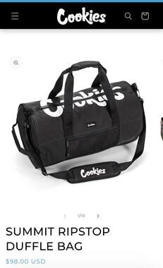 100% polyester with 3 compartments. Capacity of 44L